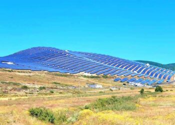 Kush po tenton të rrëmbejnë 60 hektarë tokë në Sarandë për Park Voltaik?