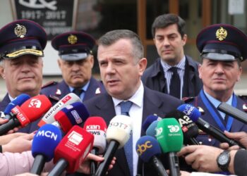 Nga shembja e aksit Korçë-Ersekë te zhdukja e Ervis Martinajt, ja çfarë thotë Balla