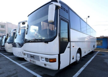 Zyrtarizohen çmimet e rritura të biletave të autobusit për linjat ndërqytetase