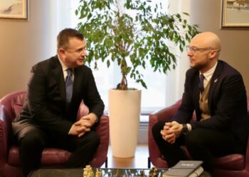 Balla takon drejtorin e TikTok: Kontrolle urgjente për postimet në rrjetet sociale