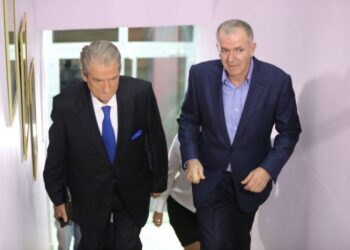 Berisha para se të akuzojë Bollinon, duhet të përmendë Sandër Frangajn