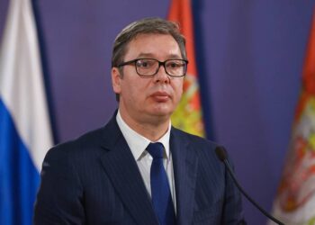 Dinari serb del nga qarkullimi/ Vuçiq: Sulm ndaj të gjitha marrëveshjeve