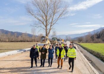 Balluku dhe Kumbaro inspektojnë punimet në aksin Berat-Ballaban