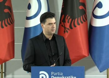 Basha ‘thumbon’ Berishën: Lidershipi i vërtetë i PD janë demokratët