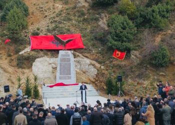 Iniciativa e Marin Memës, ngrihet memorial për të nderuar dëshmorët e rënë në Kosovë