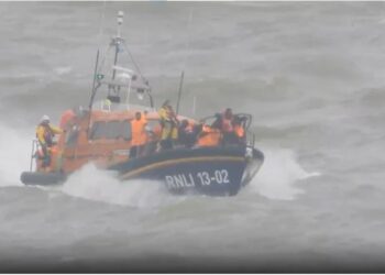 Tragjedi në La Mansh, mbytet gomonia me emigrantë