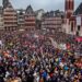 Protesta kundër ekstremizmit të djathtë, si u mblodhën mijëra vetë para Bundestagut