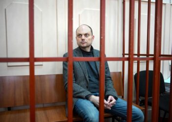 Opozitari rus: Një skuadër e mbështetur nga shteti shënjestruar kritikët e Putin