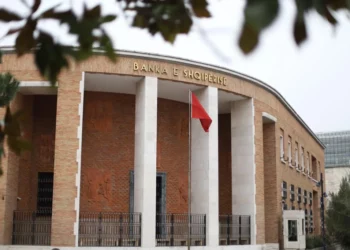 Monitor: Banka e Shqipërisë i vlerëson në rritje rreziqet inflacioniste