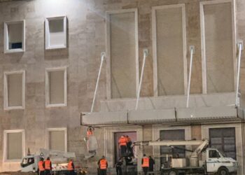 Nesër tubimi i opozitës, nis ‘fortifikimi’ i Kryeministrisë