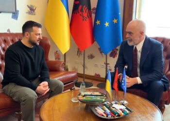 Rama fton Zelenskyy-n në zyrën e tij, publikohen pamjet