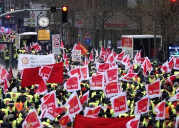 Protestat në Gjermani/ Punonjësit e transportit publik e aktivistët bashkojnë forcat