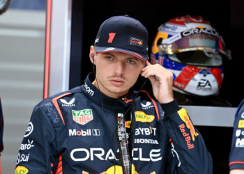 FORMULA 1/ Verstappen merr “polin” e parë të sezonit