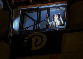 Berisha nga dritarja e shtëpisë: Buxheti i shtetit po shkon për investime korruptive