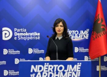 “Gjysma e qeverisë së Ramës është në dyert e drejtësisë”, flet zëdhënësja e PD-së