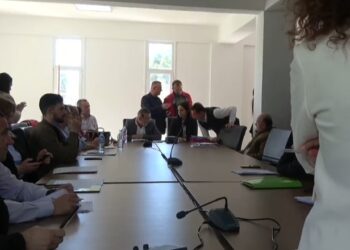 Himarë/ Këshilli Bashkiak mbyll dyert për qytetarët të zgjedhur Kryetarin e ri