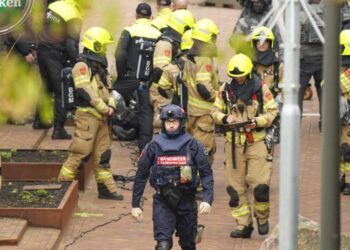 Holandë/ Disa persona merren peng në një kafene, evakuohet zona