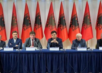 Bamir Topi përkrah Bashës: S’jam pjesë e partive politike, por…