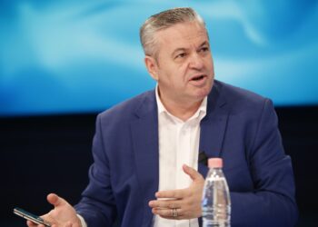 Reagimi epik i Myslym Murrizit ndaj dekoratës së prokurorit Arben Kraja