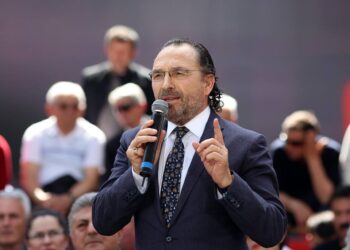 Neranxi me armë e dashnore, gjykata urdhër të mos i afrohet 50 metra bashkëshortes