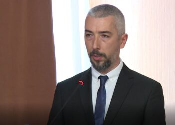 Kryetari i Mitrovicës së Veriut rrëfen për atentatin ndaj tij me granatë ushtarake