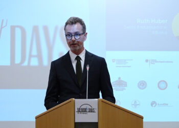 Prej 5 muajsh në kaos/ Ambasadori BE-së flet për zgjidhjen e krizës në Kuvend