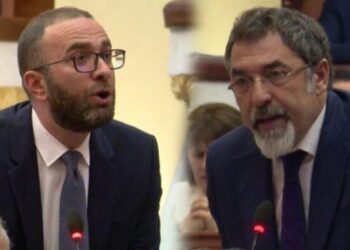 Mocioni me debat, Çuçi-Bardhi vazhdojnë përplasjen edhe pas mbledhjes