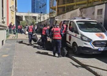 Dosja 5D/ Opozita protestë para Bashkisë së Tiranës