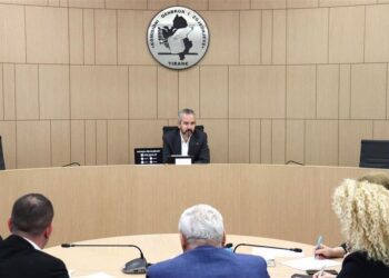 KQZ gjobit 108 parti politike! PD e PS duhet të paguajnë 60 mijë lekë