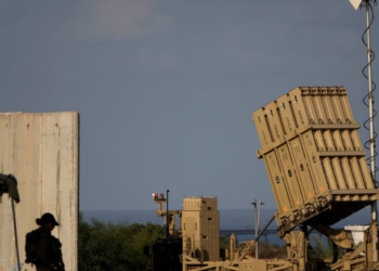 Izraeli hakmerret ndaj Iranit, lëshohen disa raketa në drejtim të Teheranit