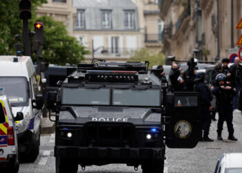 Mbante një jelek me eksploziv, arrestohet një person në konsullatën iranianeris