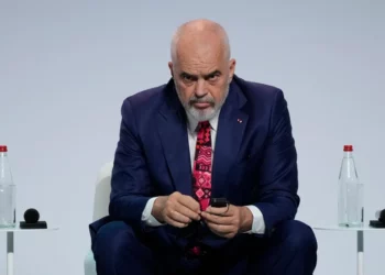 Rai nxori zbuluar qeverinë dhe drogën/ Rama: Agaçi, viktimë e agresionit