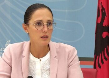 Skandal në Tiranë, burri i ministres Ibrahimaj plagos drejtorin e kredive