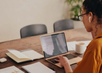 Profesionistët e lirë, të ardhurat mujore mesatare neto 1400 euro