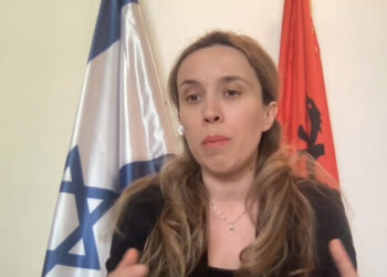 Ambasadorja e Shqipërisë në Izrael: Nuk do ketë evakuim të shqiptarëve