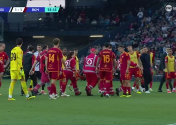 Panik në kampionatin italian, lojtari i Romës “shembet” në fushë