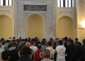 Hapet për herë të parë pas 102 vitesh xhamia në Selanik, besimtarët falin namazin