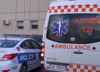 Ra në kontakt me rrymën elektrike në banesën e tij, humb jetën 60-vjeçari në Fier