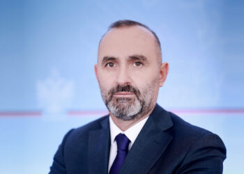 “T’i shkul veshët”/ Amnistia penale përplas Shehajn me Manjën