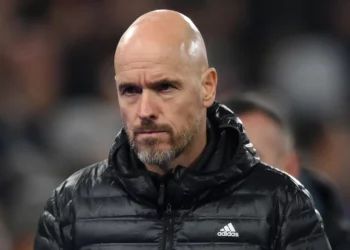 Erik ten Hag për dëmtimet e shumta: “Është si të notosh me duart pas shpine”