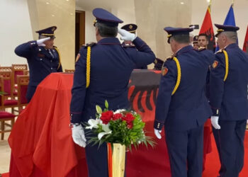 Vrasja e efektivit në Fier, Novruz Cenalia përcillet sot për në banesën e fundit