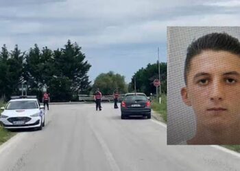 Vrasja e policit në Fier, Azgan Mërnica ende në arrati