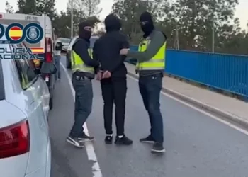 I shpëtoi atentatit me 10 plumba në Spanjë/ Arrestohen 3 autorët e dyshuar