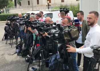 VOA: Gjendja e medias në Shqipëri në përkeqësim të vazhdueshëm