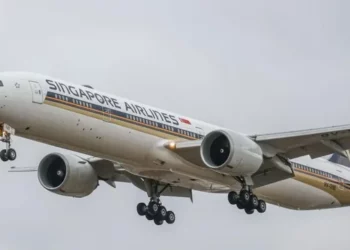 Avioni goditet nga turbulencat në Signapor, humb jetën një pasagjer