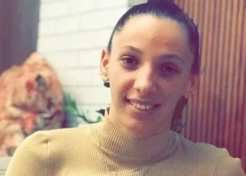 FOTO/ Vrau veten me armë, identifikohet policja në Kamëz, shoqërohet i dashuri