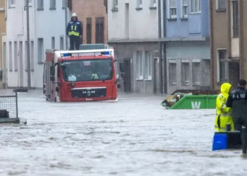 Moti i keq “paralizon” Gjermaninë, shpallet gjendja e jashtëzakonshme