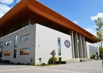 Debati për Shkollën e Magjistraturës, opozita kërkon mbledhjen e Kom. të Ligjeve