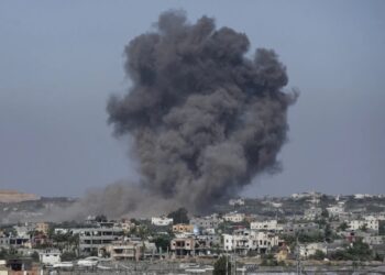 Bombardimet nuk kursejnë as zyrat e Kryqit të Kuq në Gazë, 22 të vrarë