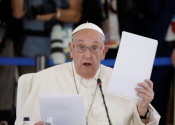 Papa Françesku paralajmëron liderët botërorë për rreziqet nga AI